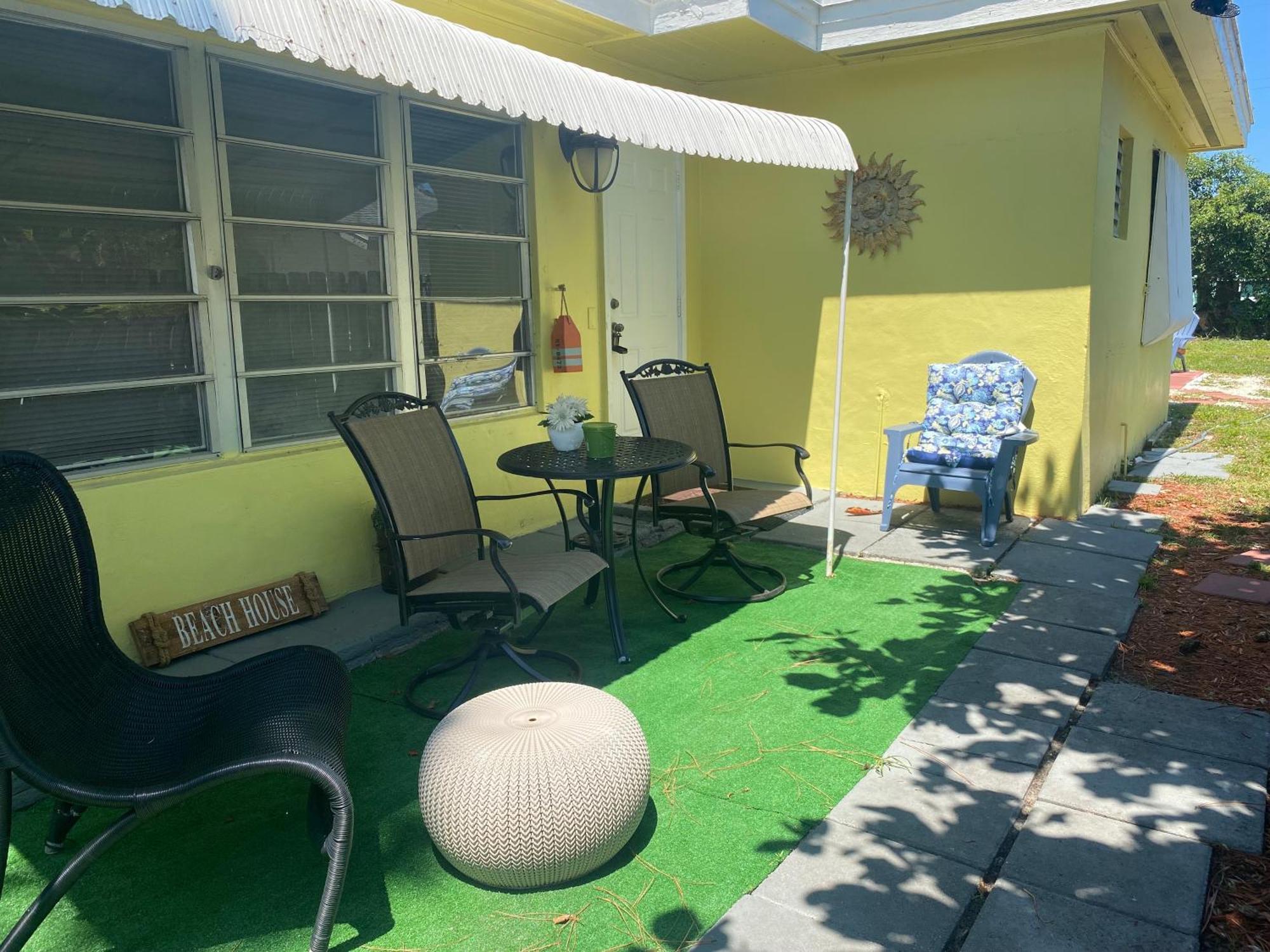 3 Bedroom House Fenced Backyard Private Patio Areas Grill Firepit Plenty Parking! Quick Access 10 Min To Beach Airport Delray West Palm Lake Worth Beach Exterior foto