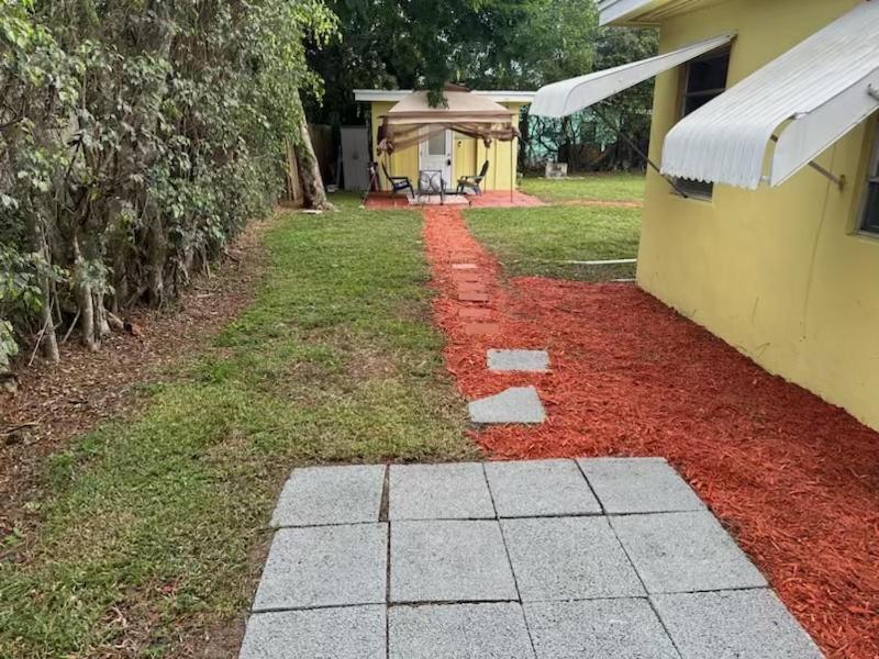 3 Bedroom House Fenced Backyard Private Patio Areas Grill Firepit Plenty Parking! Quick Access 10 Min To Beach Airport Delray West Palm Lake Worth Beach Exterior foto